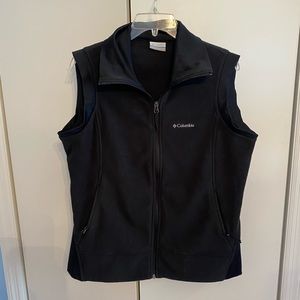 Columbia Black Zip Up Vest in size XL